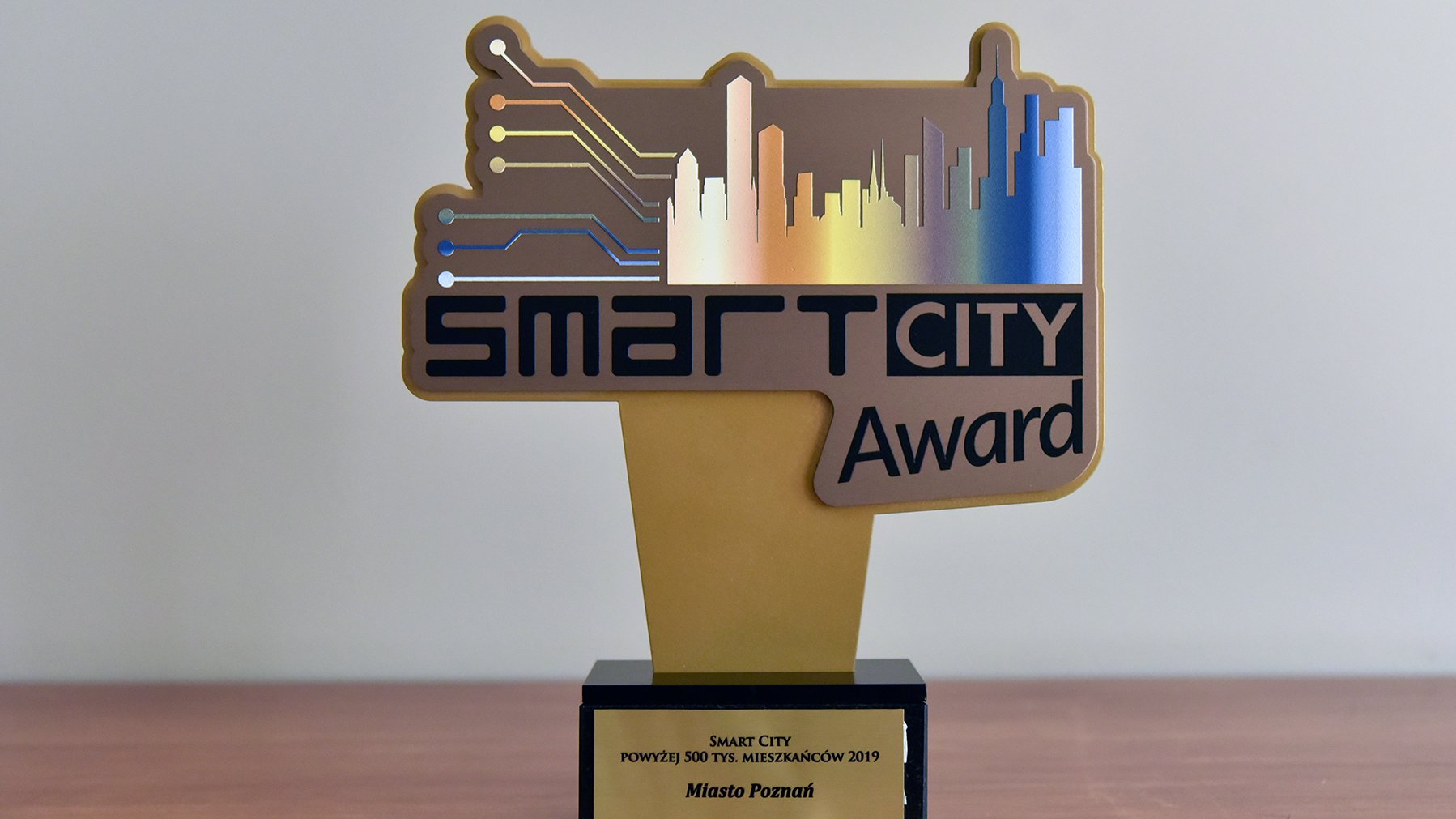 Poznań zwyciężył w kategorii "Smart City powyżej 500 tys. Mieszkańców 2019".