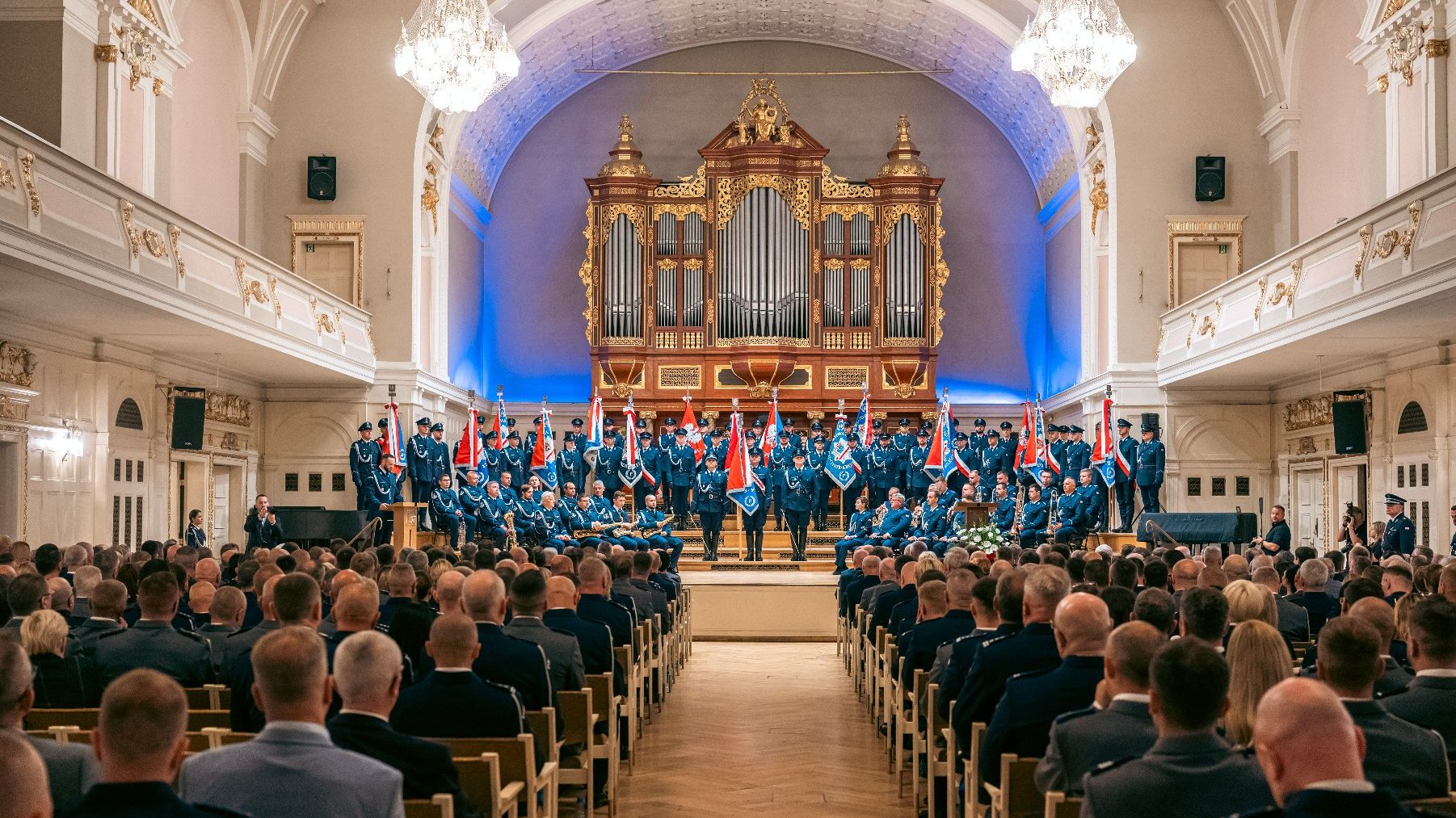 Galeria zdjęć z wojewódzkich obchodów Święta Policji z Auli UAM w Poznaniu