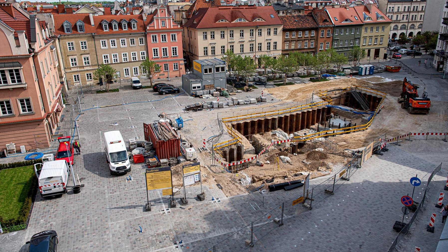 Całość prac na placu Kolegiackim zakończy się w tym roku