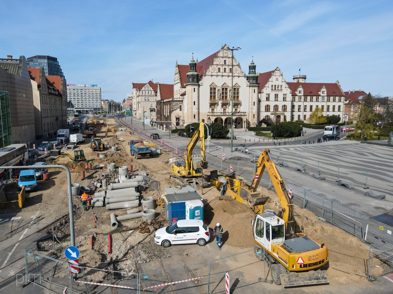 Trwają prace na ul. Św. Marcin (foto: PIM) - grafika artykułu