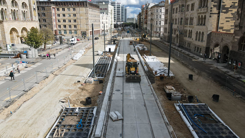 W przyszłym roku tramwaje przejadą przez centrum nowymi torowiskami (foto: PIM)