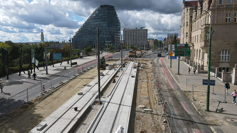 W przyszłym roku tramwaje przejadą przez centrum nowymi torowiskami (foto: PIM)