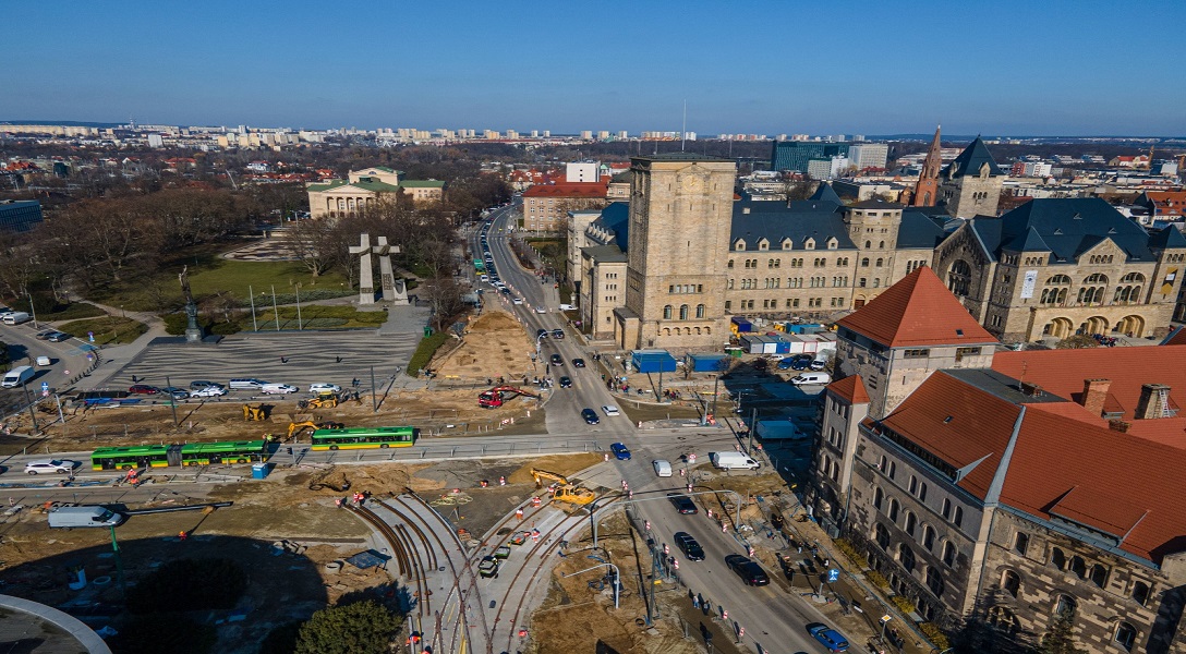 Nowy prawoskręt dla tramwajów niemal gotowy (foto; PIM) - grafika artykułu