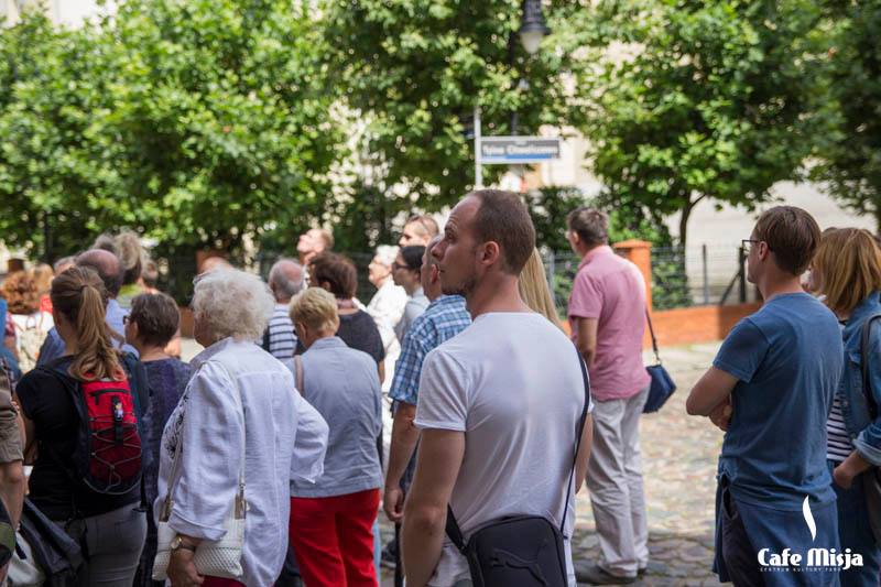 Przechadzki po placu Kolegiackim, Chwaliszewie (zdjęcia: Cafe Misja)