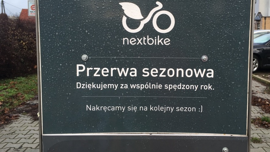 Tablicka informująca o przerwie ziomowej Poznańskiego Roweru Miejskiego