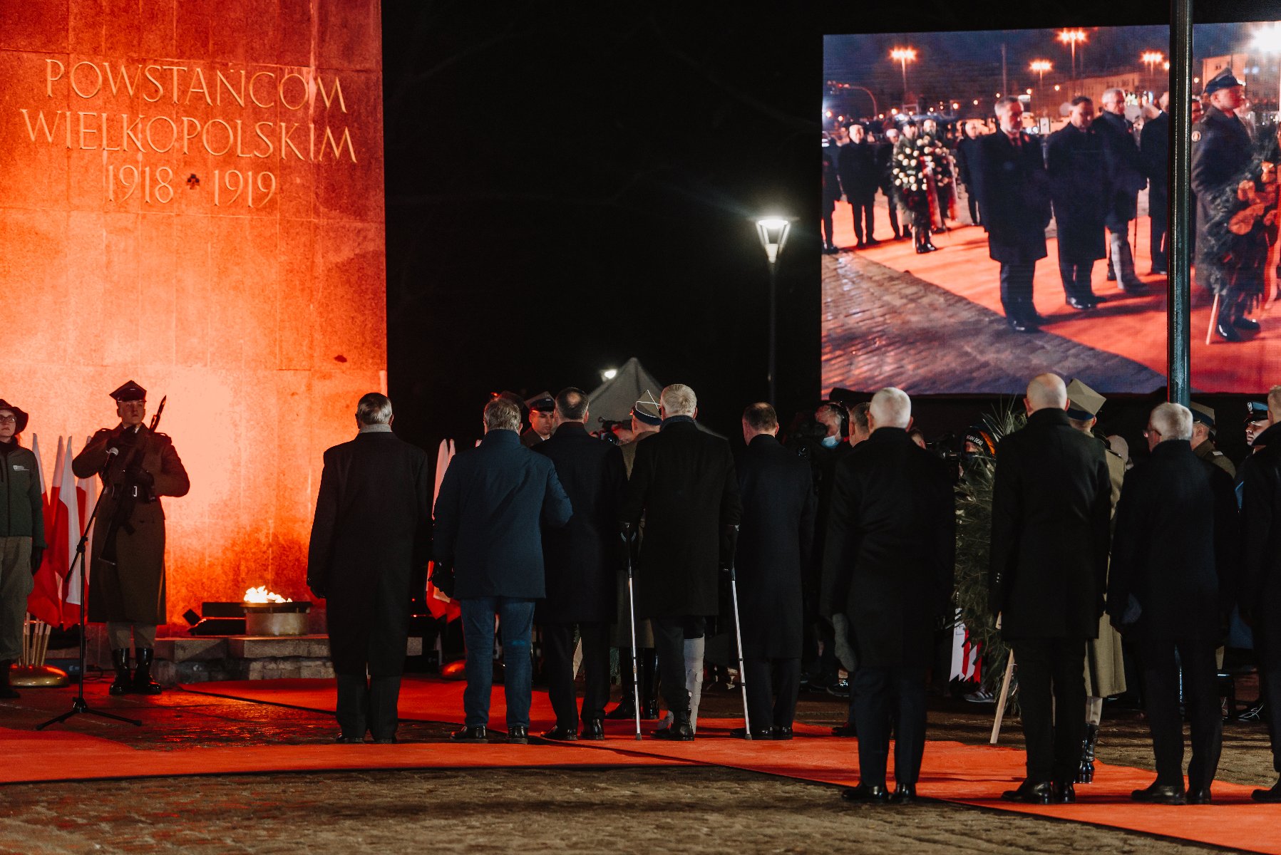 Galeria zdjęć przedstawia obchody 103. rocznicy wybuchu Powstania Wielkopolskiego. - grafika artykułu