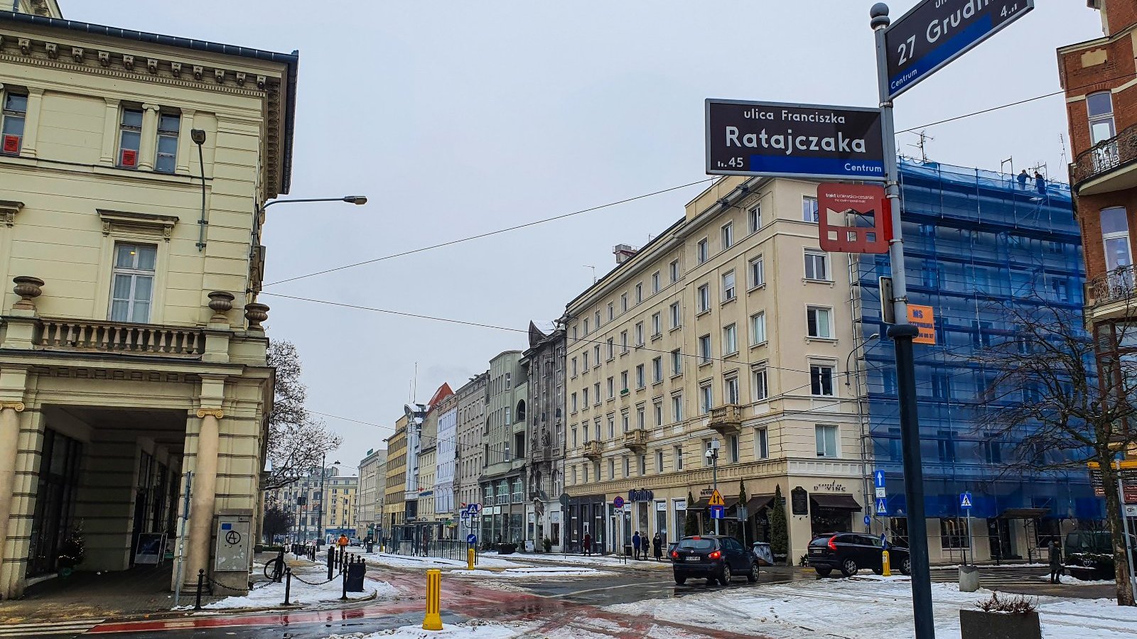 Skrzyżowanie ulic Ratajczaka, 27 Grudnia z placem Wolności