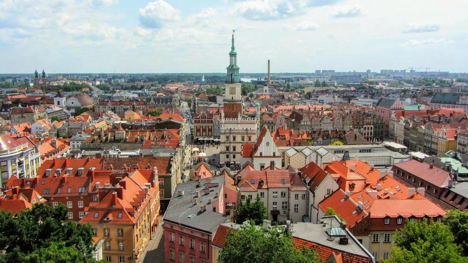 Zdjęcie przedstawia centrum Poznania widziane z góry. - grafika artykułu