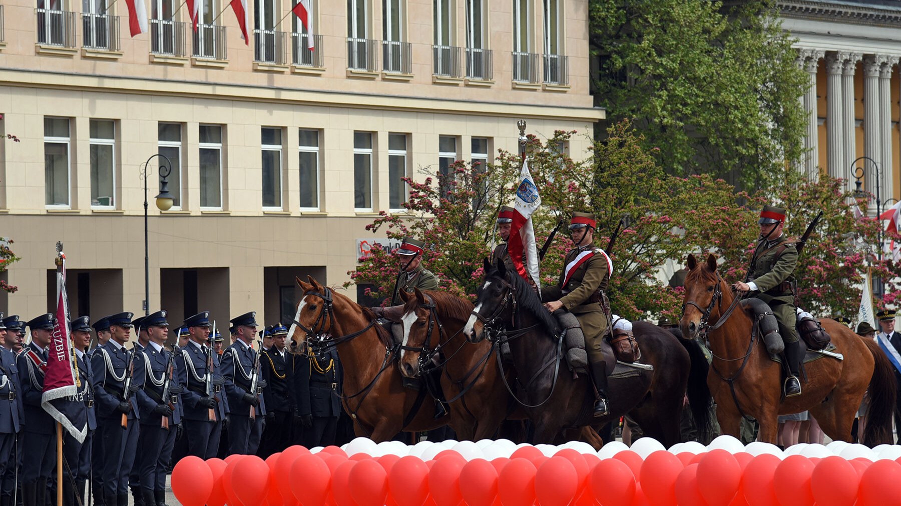 Galeria zdjęć przedstawia obchody święta Konstytucji 3 Maja w Poznaniu.