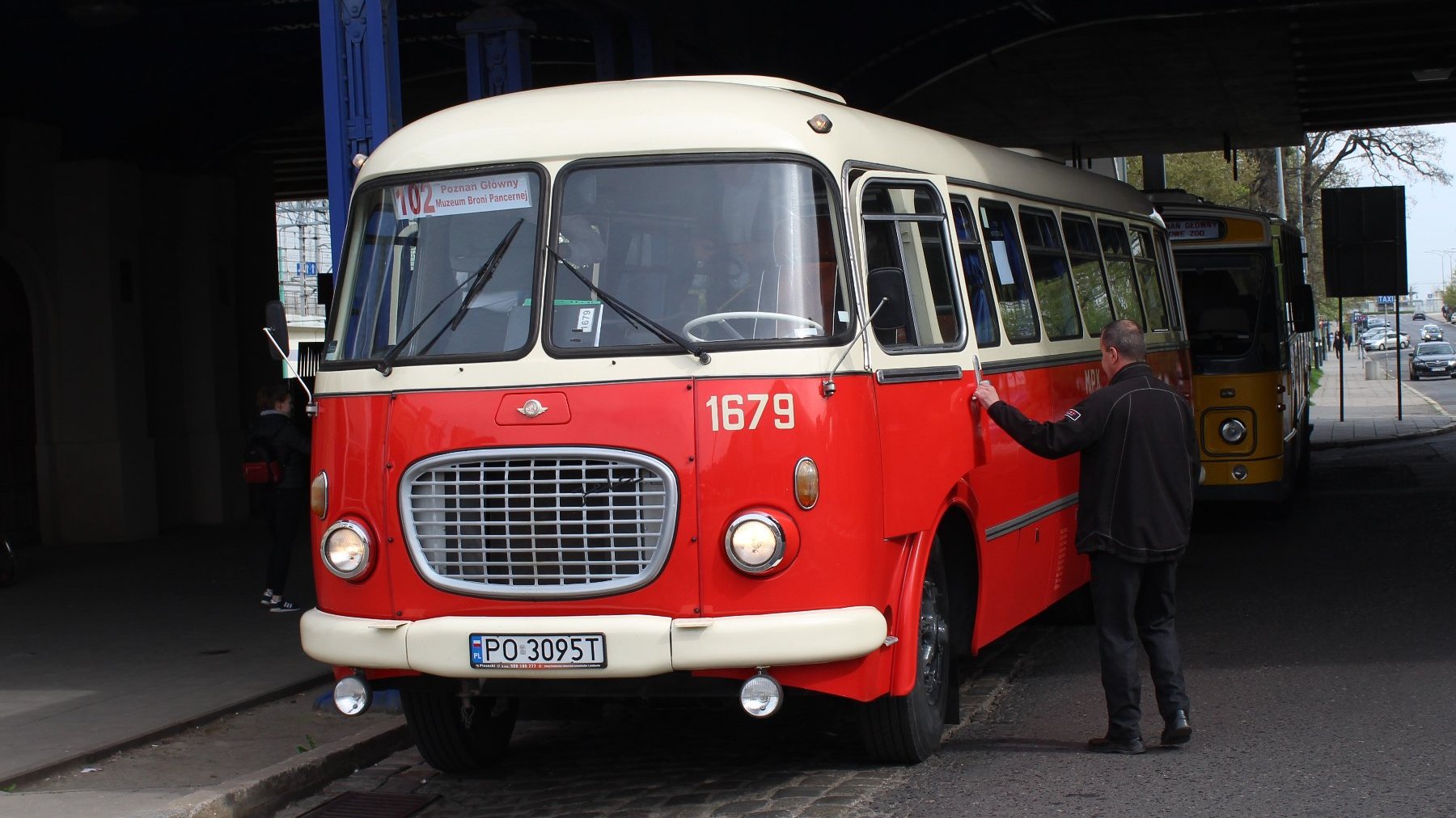 Historyczny autobus, tzw ogórek