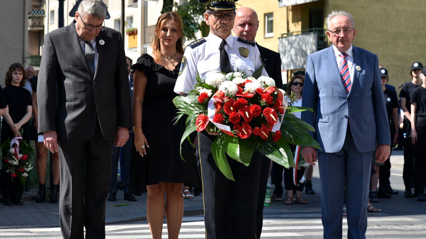 Galeria zdjęć z uroczystości złożenia kwiatów pod tablicami bohaterów wydarzeń Czerwca '56 na Jeżycach