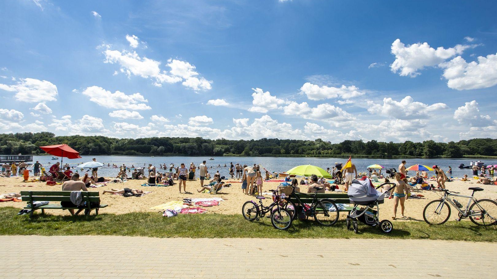 Tłumy plażowiczów nad Rysalką