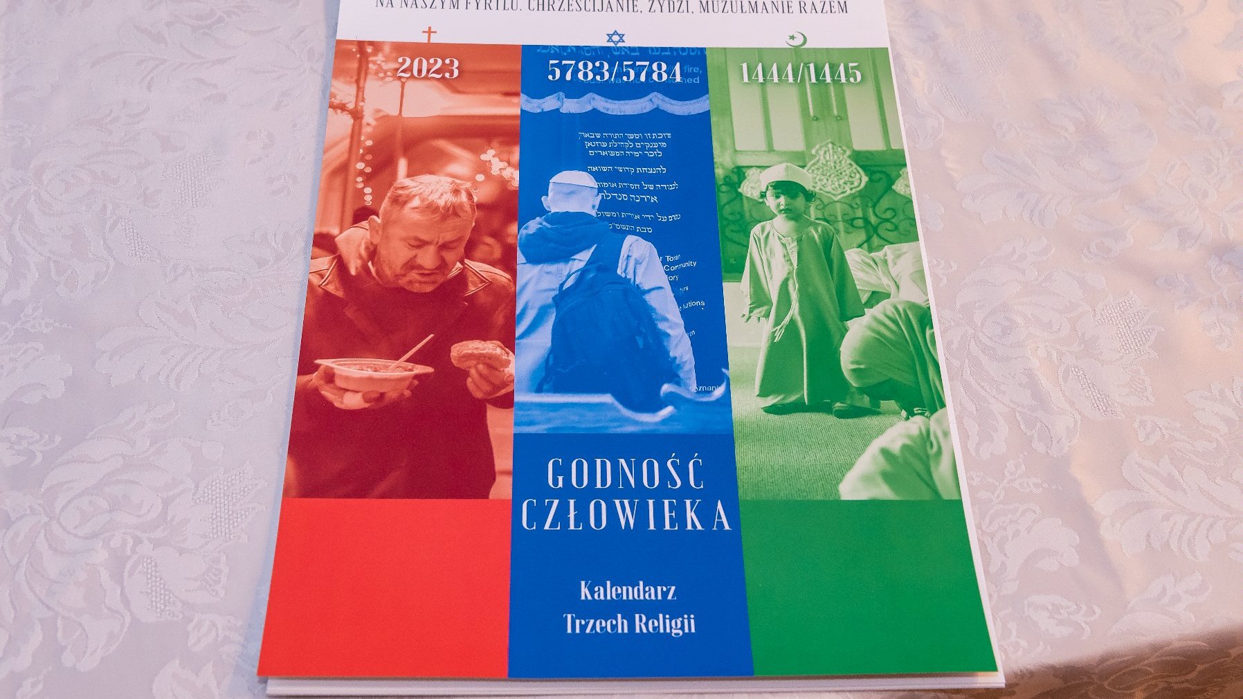 Od lewej: o. Marcin Wrzos - Zgromadzenie Misjonarzy Oblatów Maryi Niepokalanej, Jędrzej Solarski - zastępca Prezydenta Miasta Poznania, Alicja Bromberger-Kobus - Przewodnicząca Gminy Żydowskiej w Poznaniu, Youssef Chadid - Imam poznańskiej wspólnoty muzułmańskiej.