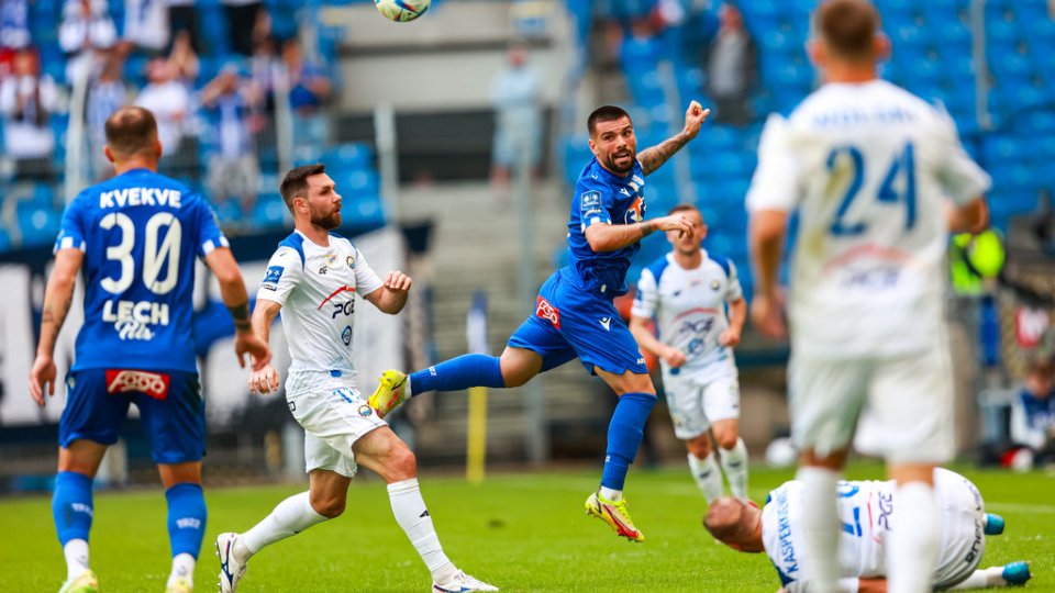 Zdjęcie z meczu 1. kolejki, kiedy Lech Poznań przegrał u siebie ze Stalą Mielec