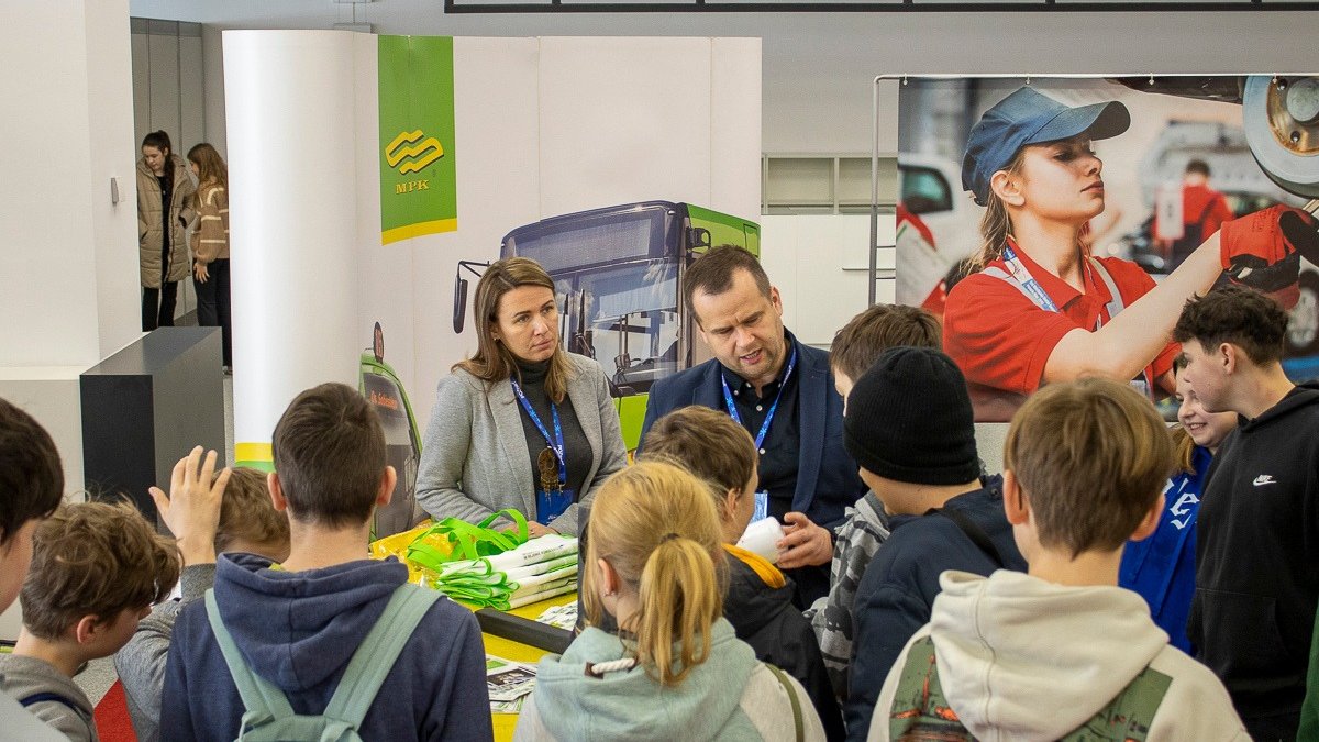 Galeria zdjęć ze stoiska MPK Poznań na Arenie Zawodów