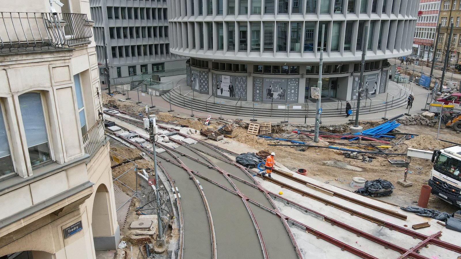 Galeria zdjęć z postępu prac na ulicach Fredry, Mielżyńskiego i placu Cyryla Ratajskiego