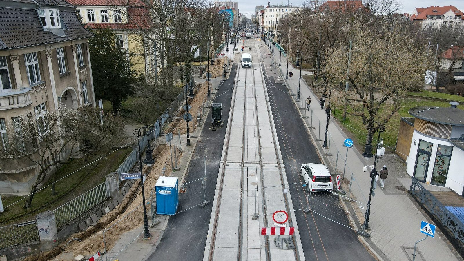 Galeria zdjęć z postępu prac na ulicach Fredry, Mielżyńskiego i placu Cyryla Ratajskiego