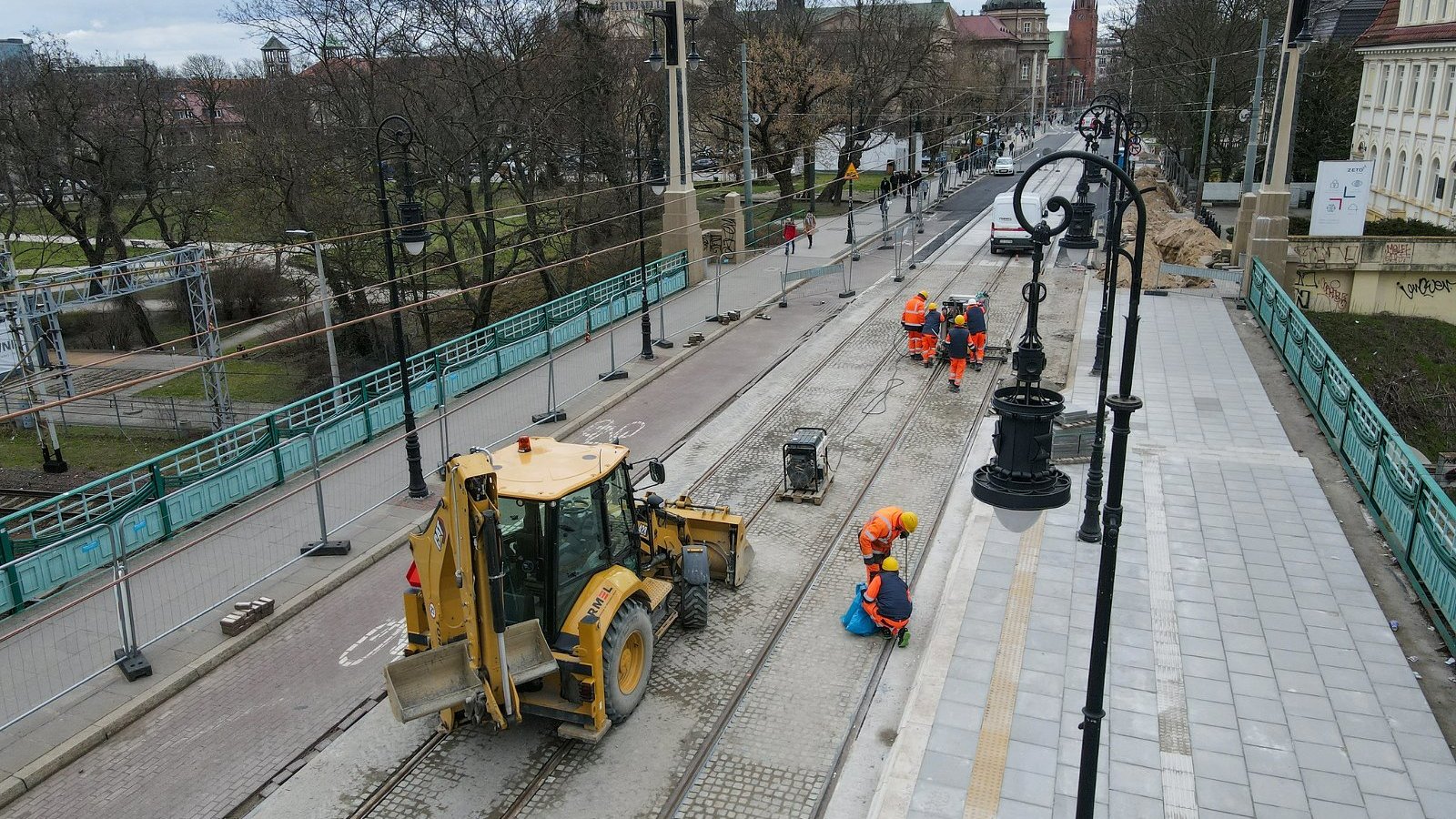 Galeria zdjęć z postępu prac na ulicach Fredry, Mielżyńskiego i placu Cyryla Ratajskiego