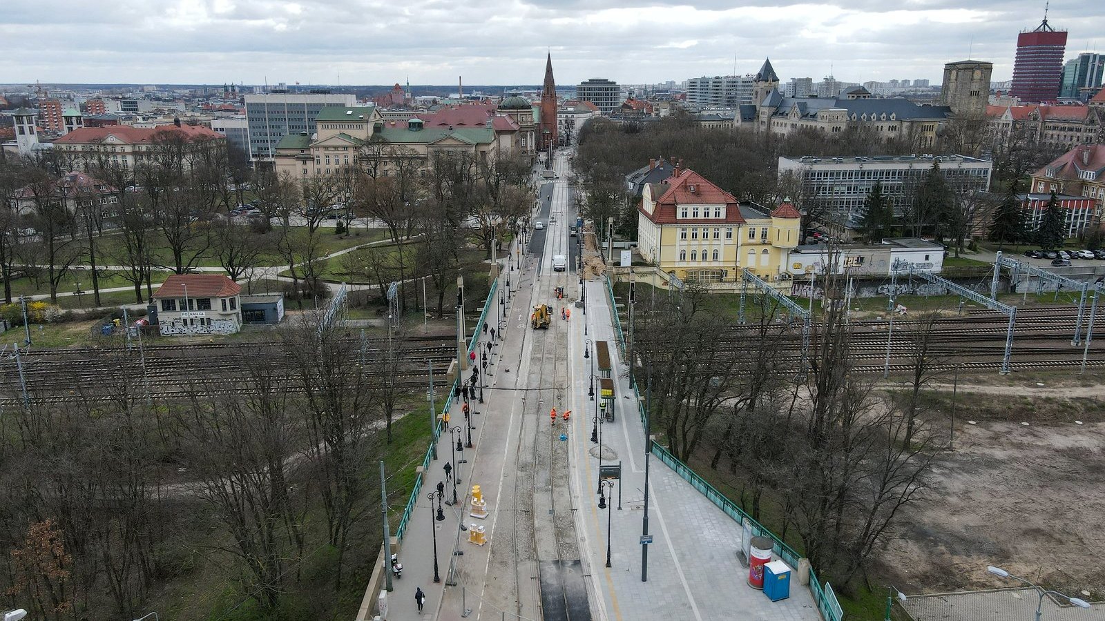 Galeria zdjęć z postępu prac na ulicach Fredry, Mielżyńskiego i placu Cyryla Ratajskiego