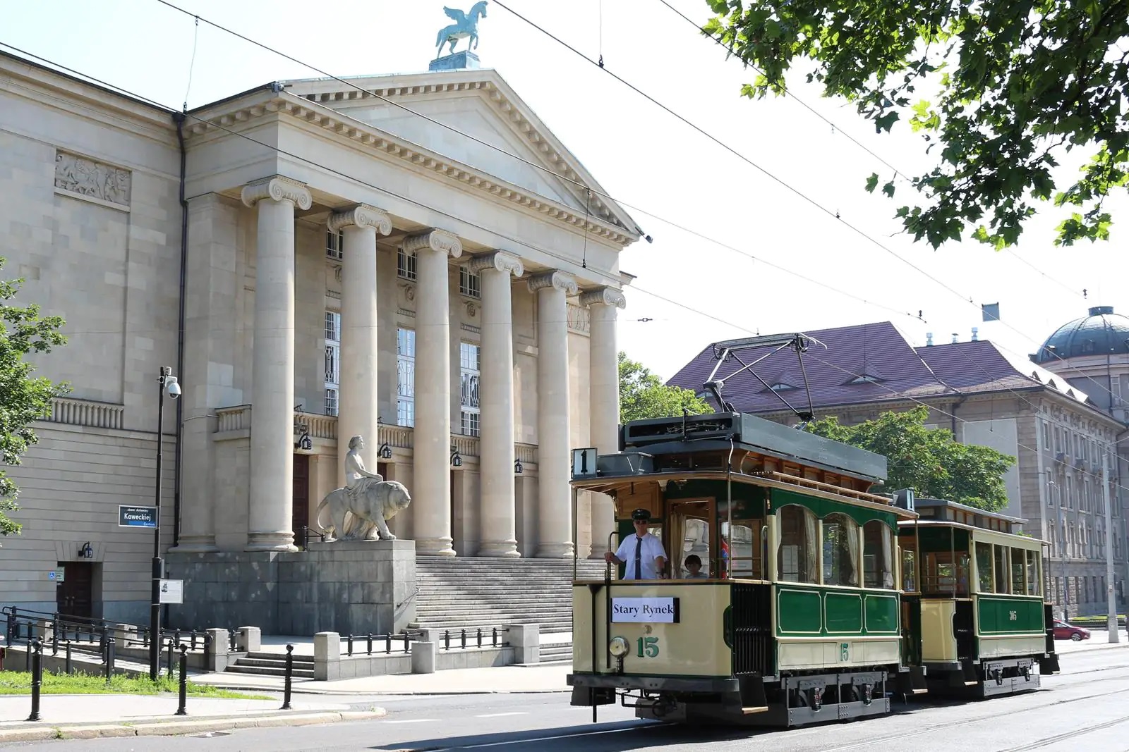 Tramwaj Typu I przy Operze - grafika artykułu