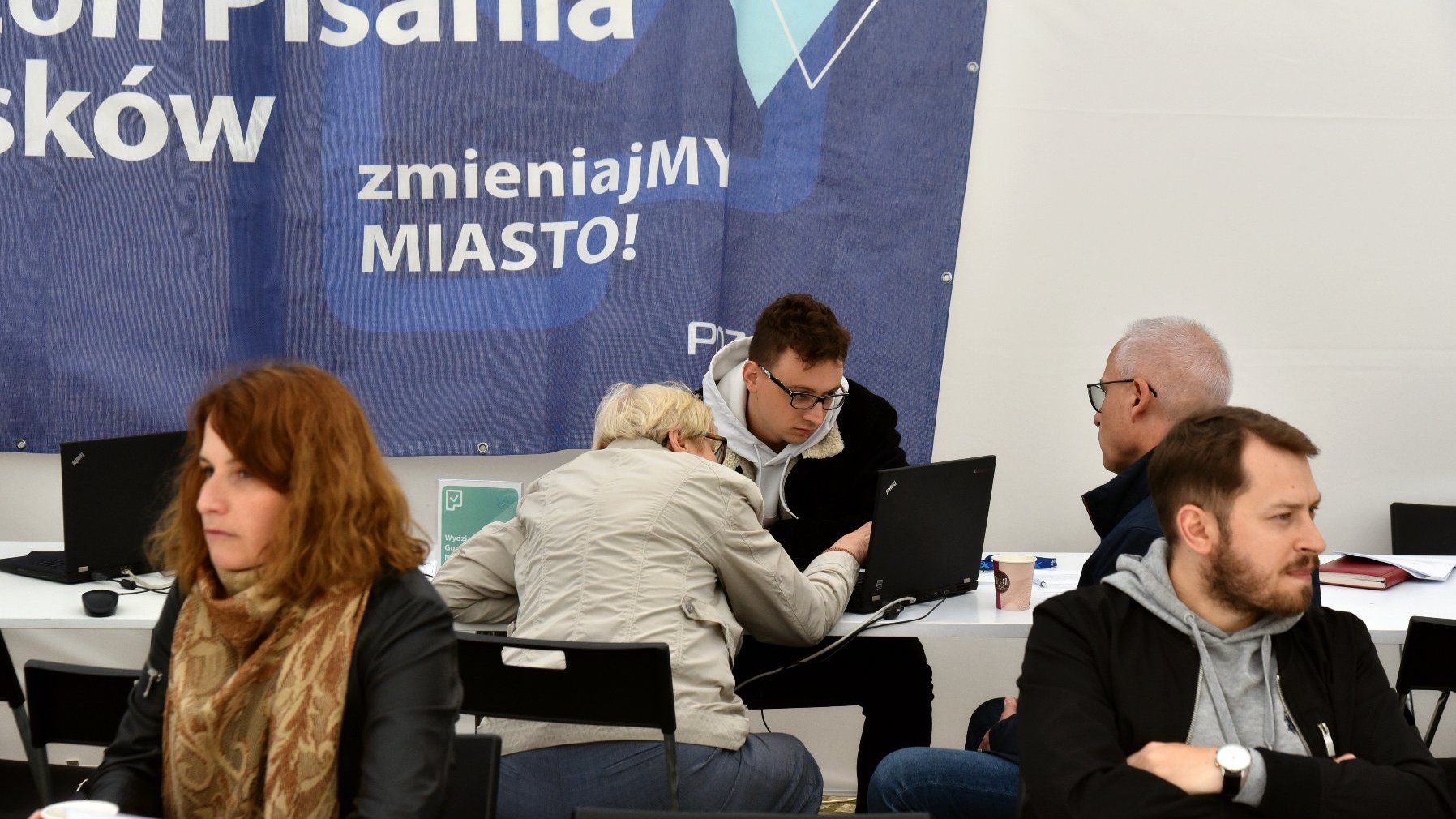 Galeria zdjęć z maratonu pisania wniosków PBO