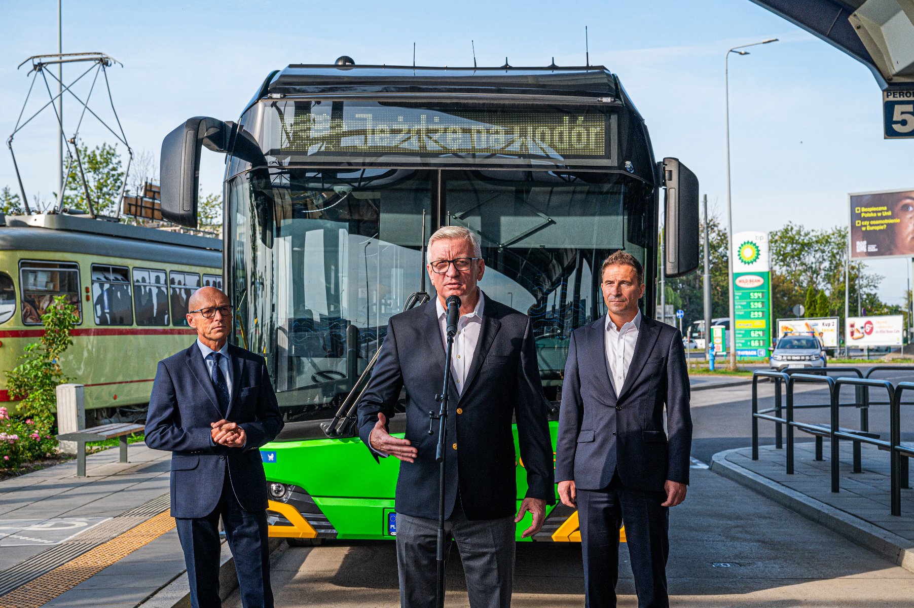 Galeria zdjęć z briefingu i prezentacji pierwszych autobusów wodorowych w Poznaniu - grafika artykułu