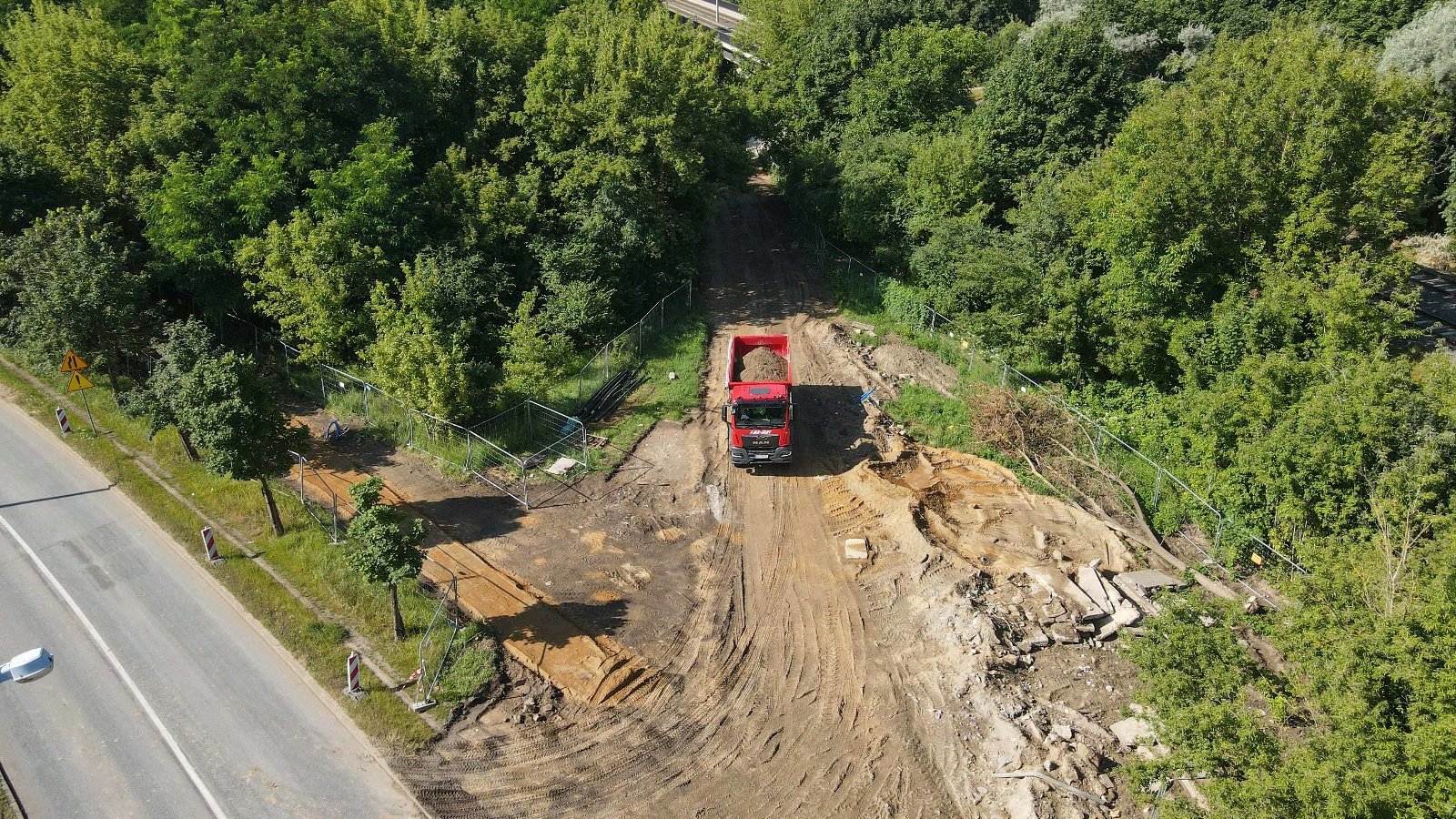 Galeria zdjęć z budowy drogi rowerowej wzdłuż trasy PST