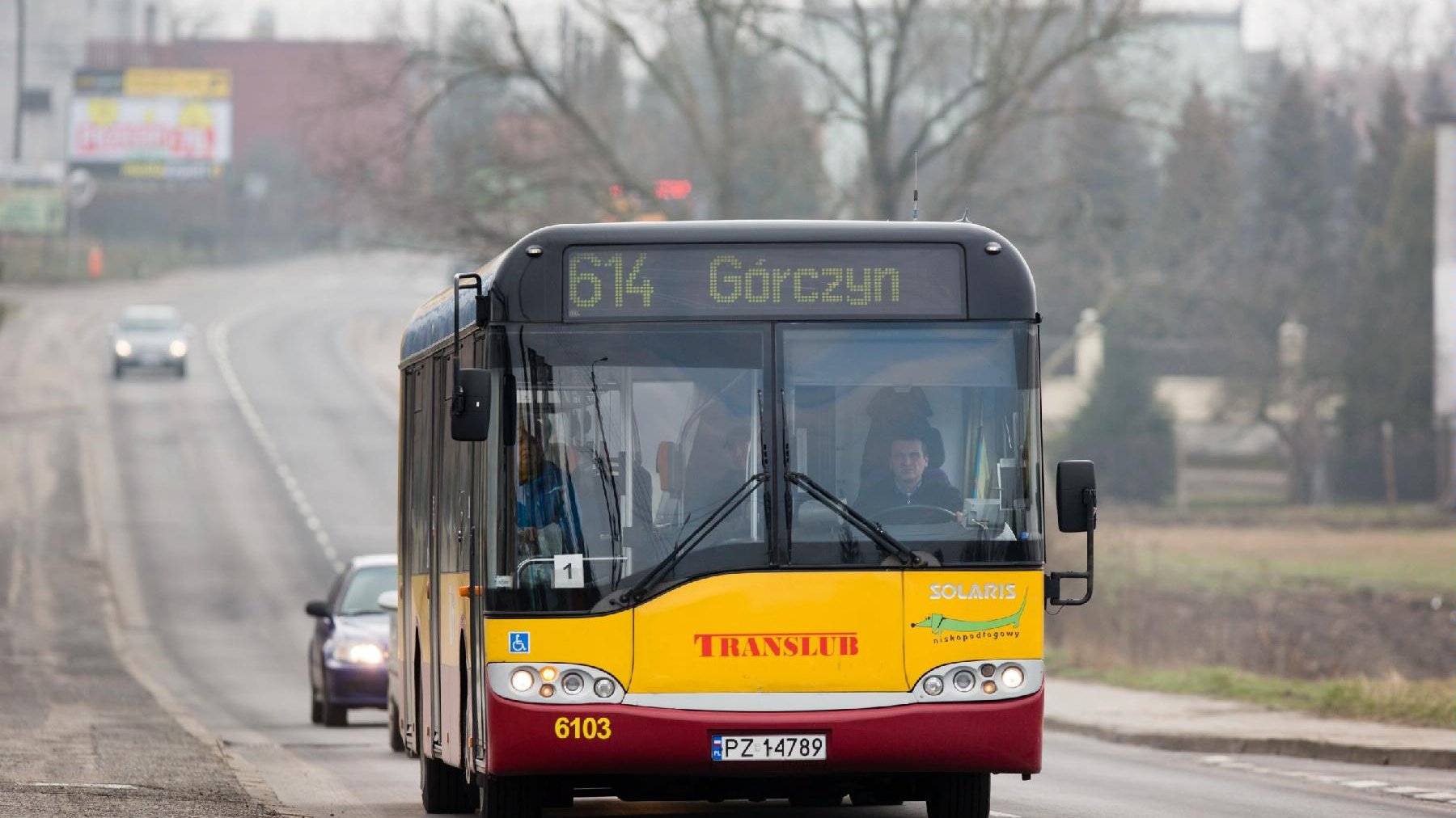 Podmiejski autobus linii 614