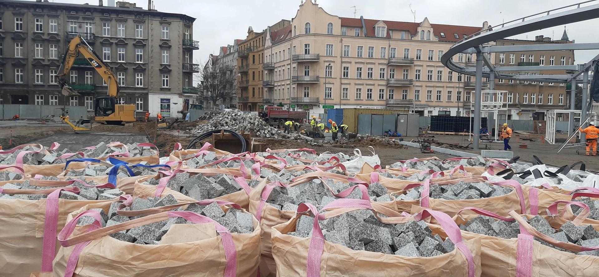 Galeria zdjęć z modernizacji rynku Łazarskiego - grafika artykułu