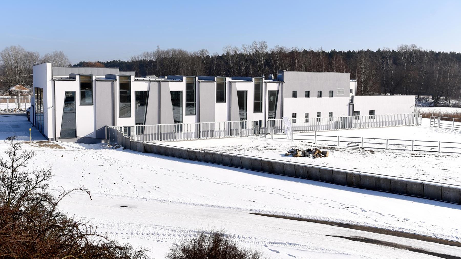 Galeria zdjęć z nowego obiektu w Nowym Zoo - wybiegu dla żyraf i nosorożców