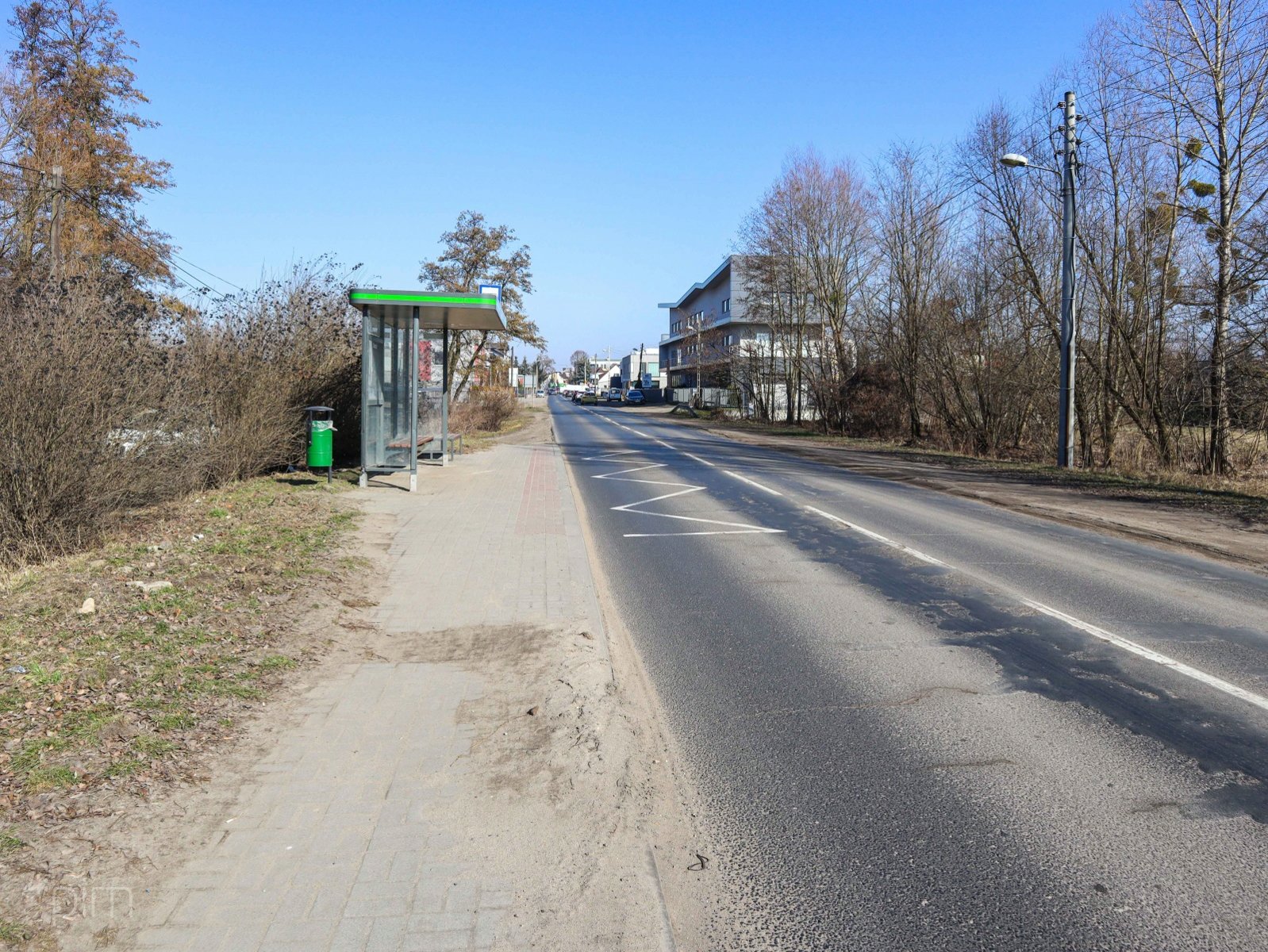 Galeria zdjęć z ul. Złotowskiej przed wybudowaniem chodnika i drogi rowerowej - grafika artykułu