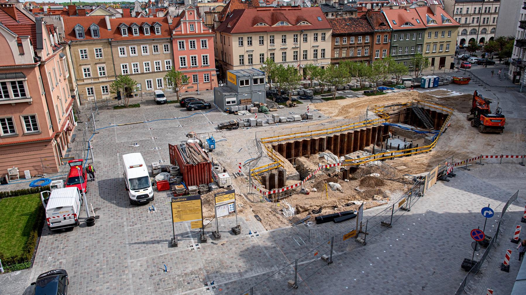 Galeria zdjęć z placu Kolegiackiego