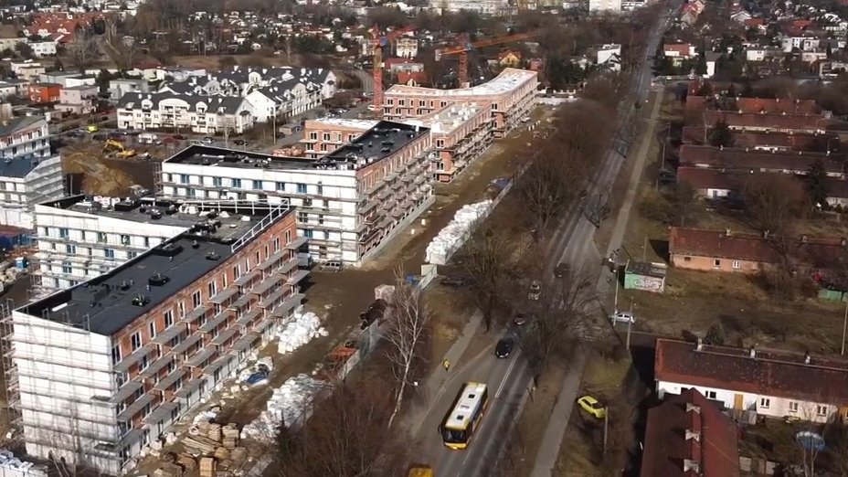 Zdjęcie z lotu ptaka pokazujące budowę bloków przy ul. Opolskiej