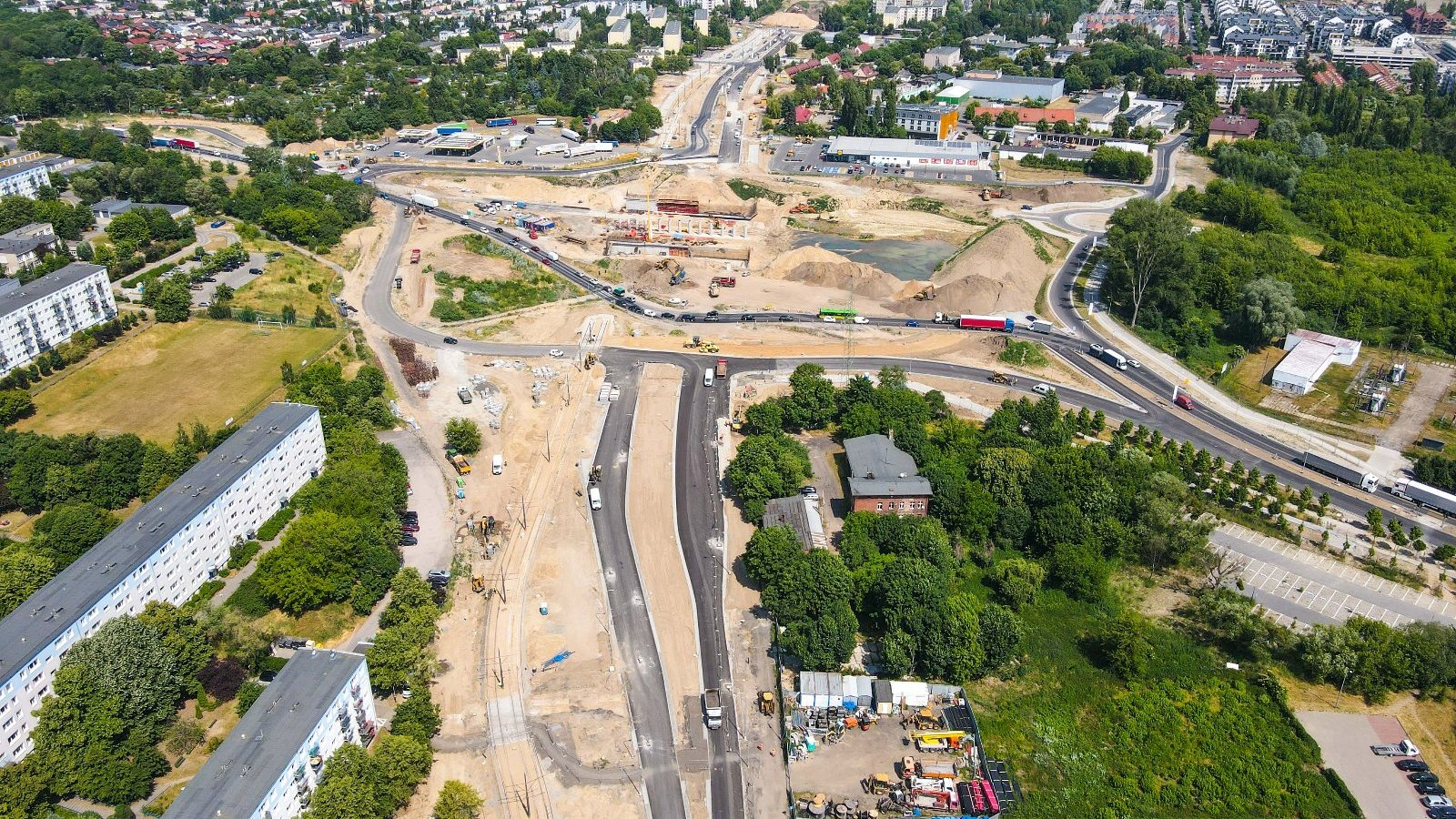 Galeria zdjęć przedstawia postęp pracy nad tramwajem na Naramowice.