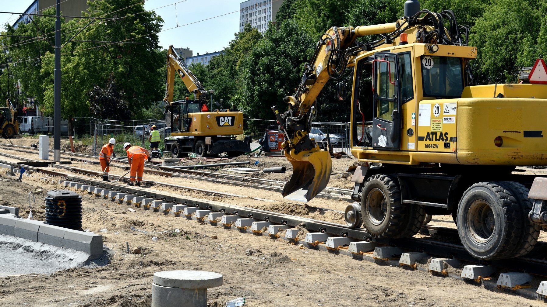 Galeria zdjęć przedstawia postęp pracy nad tramwajem na Naramowice.