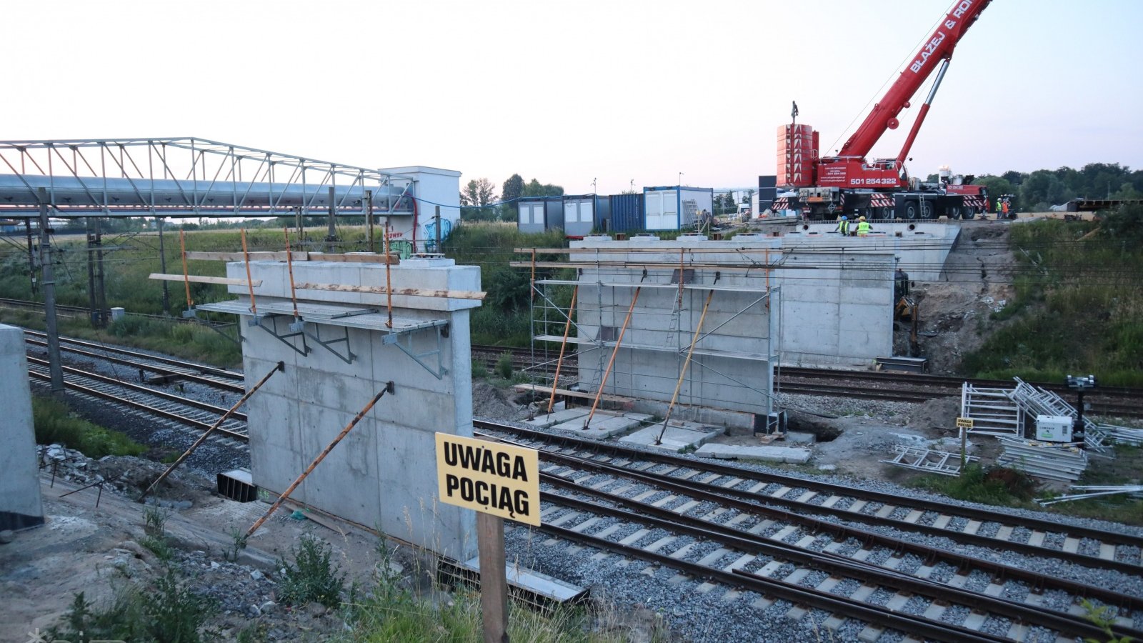 Galeria zdjęć z postępu prac na budowie wiaduktu wzdłuż ul. Gołężyckiej