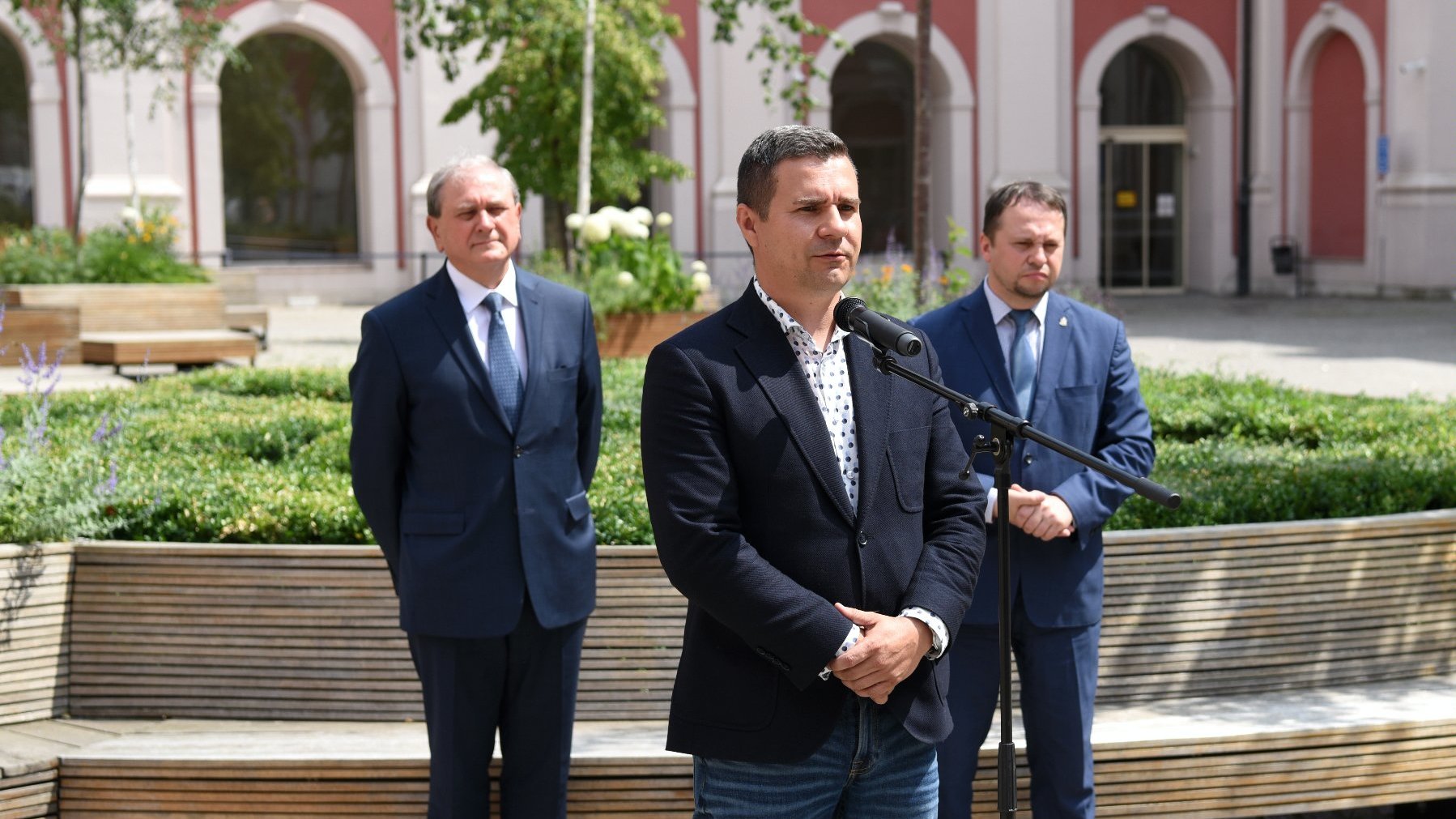 Galeria zdjęć przedstawia konferencję prasową poświęconą Narodowemy Spisowi Powszechnemy. Na zdjęciach: Stanisław Tamm, sekretarz Miasta, Wojciech Kasprzak, dyrektor Wydziału Oraganizacyjnego UMP oraz Marcin Szymkowiak, zastępca Dyrektora Urzędu Statystycznego w Poznaniu.