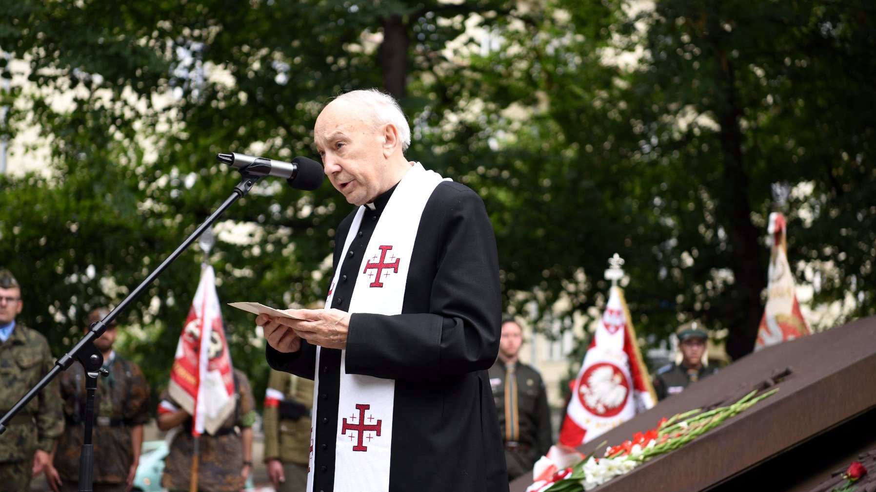 Galeria zdjęć przedstawia poznańskie uroczystości 77. rocznicy Powstania Warszawskiego.