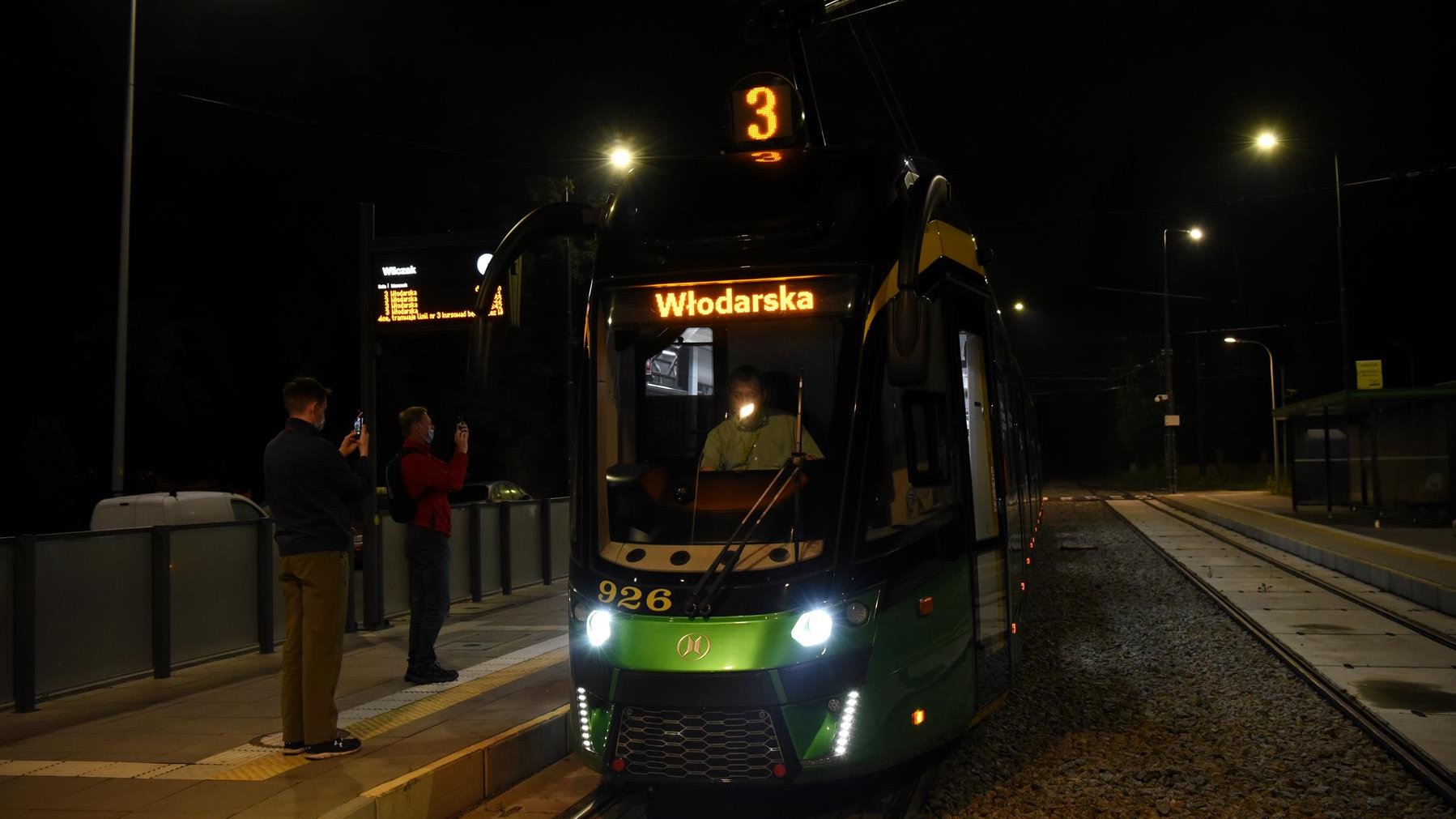 Galeria zdjęć z pierwszego przejazdu pasażerskiego tramwaju na części nowej trasy do Naramowic