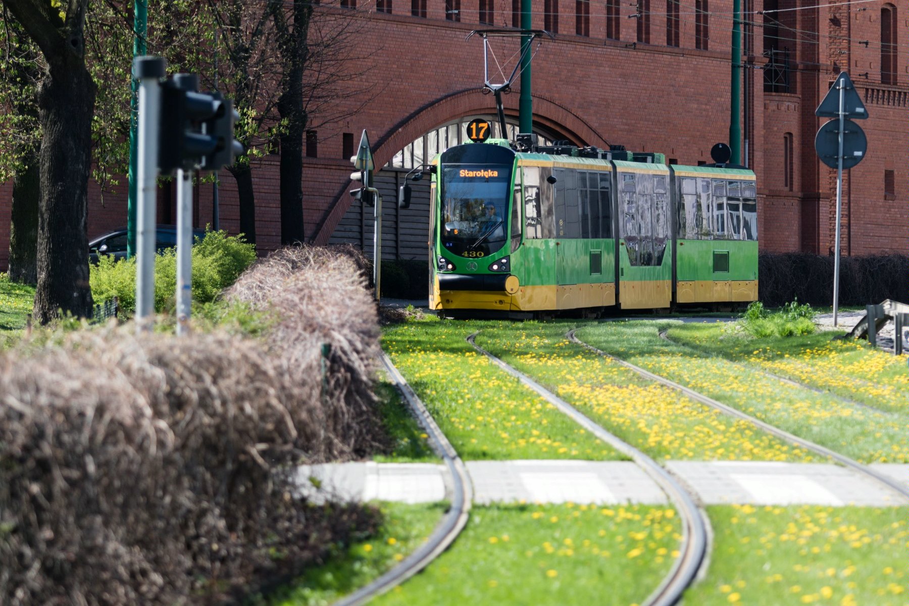 Tramwaj linii 17 - grafika artykułu