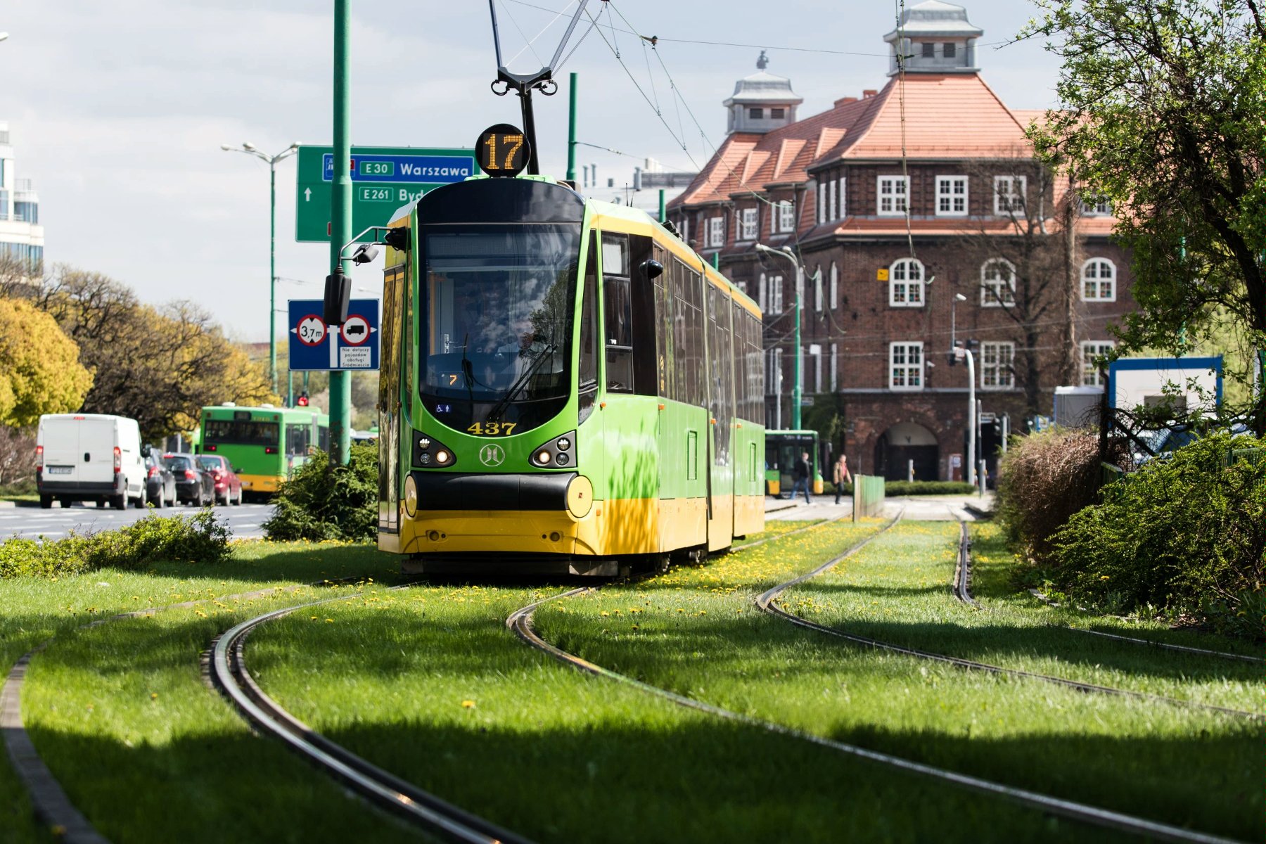 Tramwaj linii nr 17 - grafika artykułu