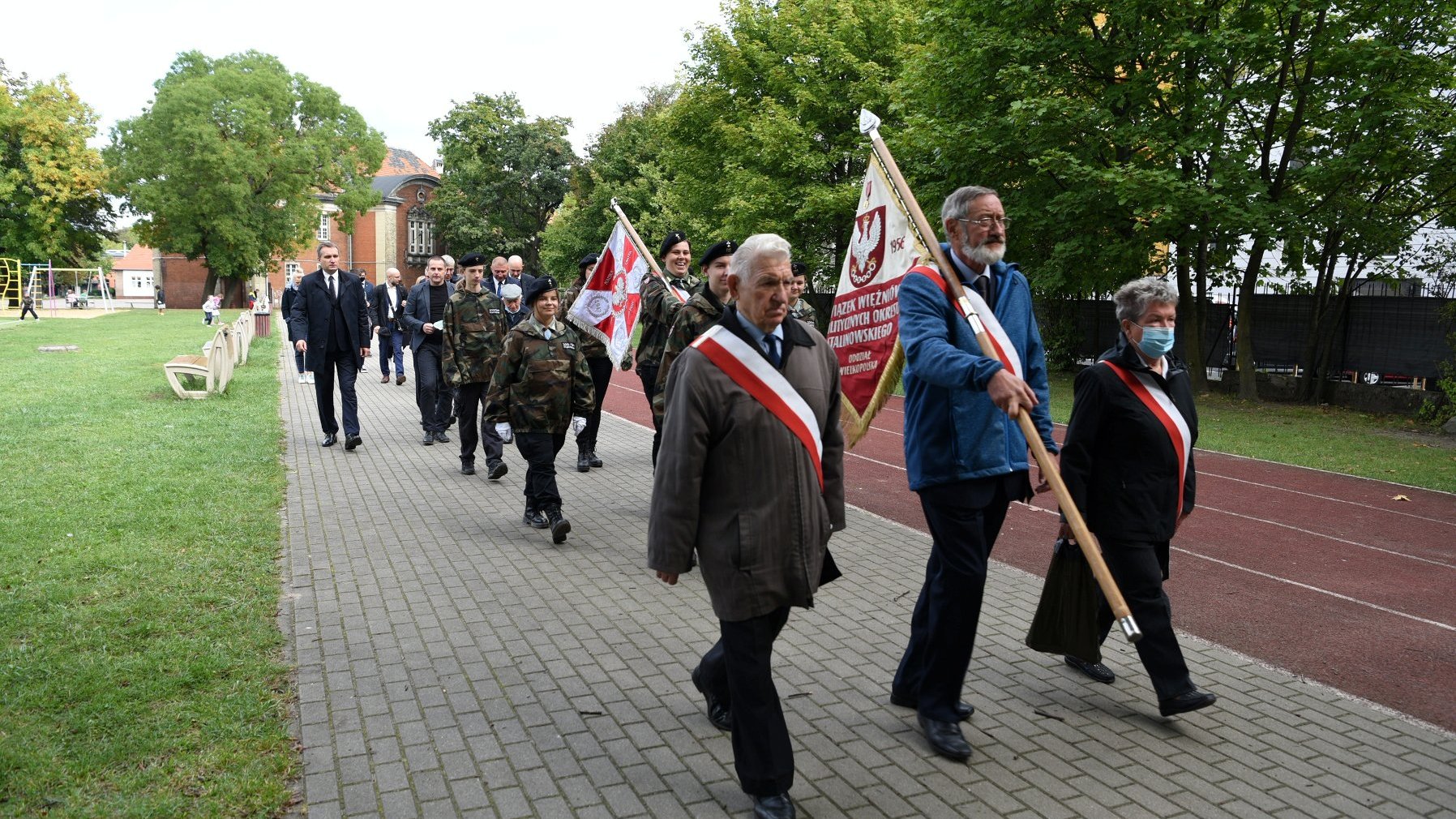 Galeria zdjęć przedstawia obchody Dnia Hołdu i Pamięci Ofiar Reżimu Komunistycznego.