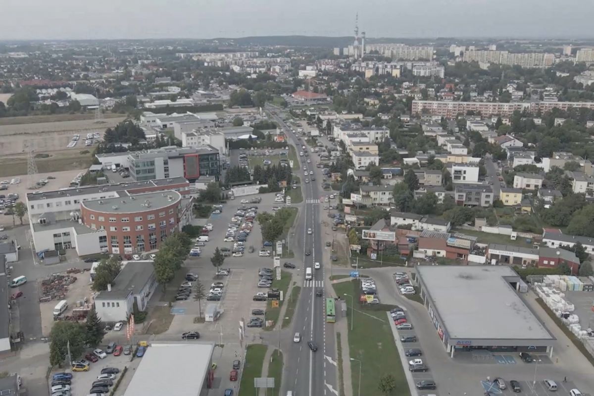 Widok z lotu ptaka na ul. Obornicką - grafika artykułu