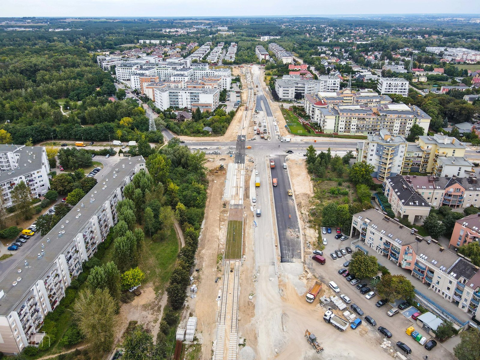 Widok z lotu ptaka na budowę trasy tramwajowej na Naramowice - grafika artykułu