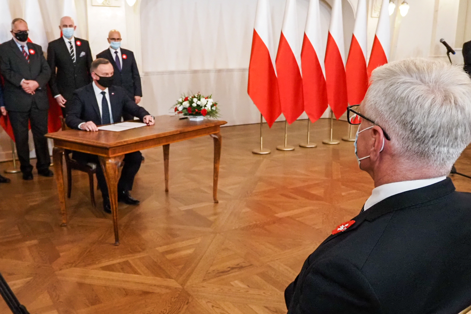 Na zdjęciu Jacek Jaśkowiak, prezydent Poznania i Andrzej Duda, prezydent Polski. - grafika artykułu