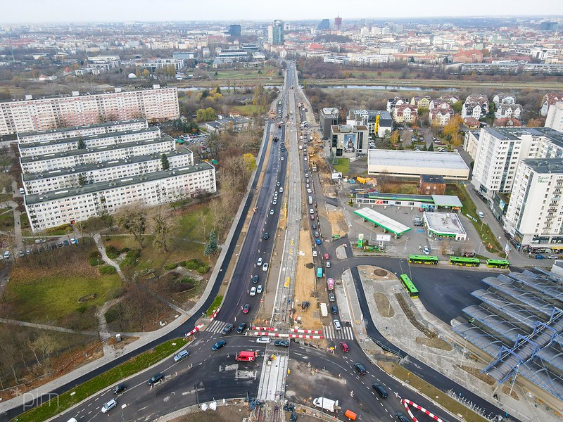 Widok z lotu ptaka na ul. Królowej Jadwigi od strony ronda Rataje - grafika artykułu