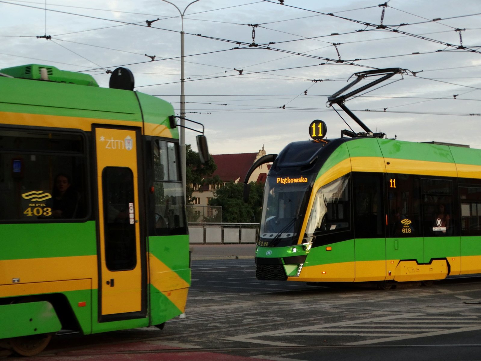 Tramwaje linii nr 10 i 11 - grafika artykułu