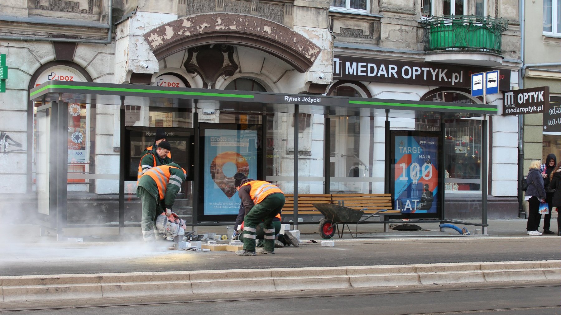 Galeria zdjęć z końca budowy przystanków wiedeńskich przy ul. Dąbrowskiego