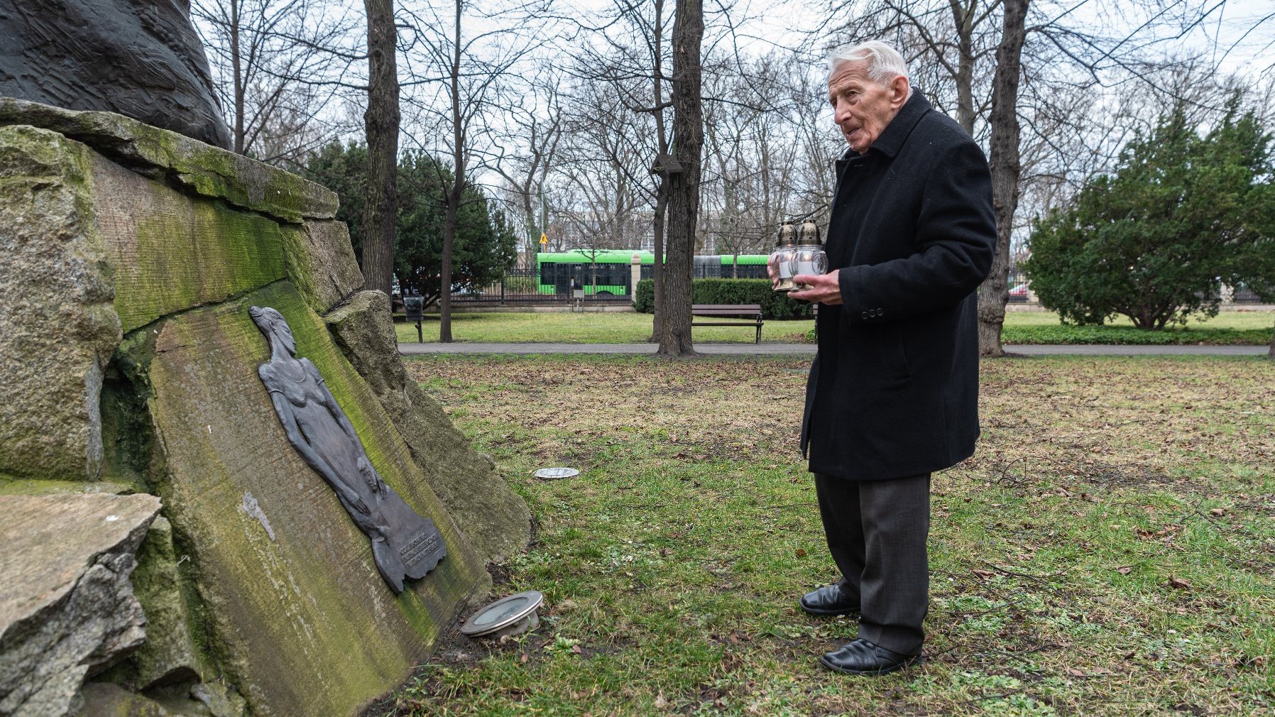 Galeria zdjęć przedstawia poznańskie obchody 82. rocznicy pierwszej masowej zsyłki Polaków na Sybir.