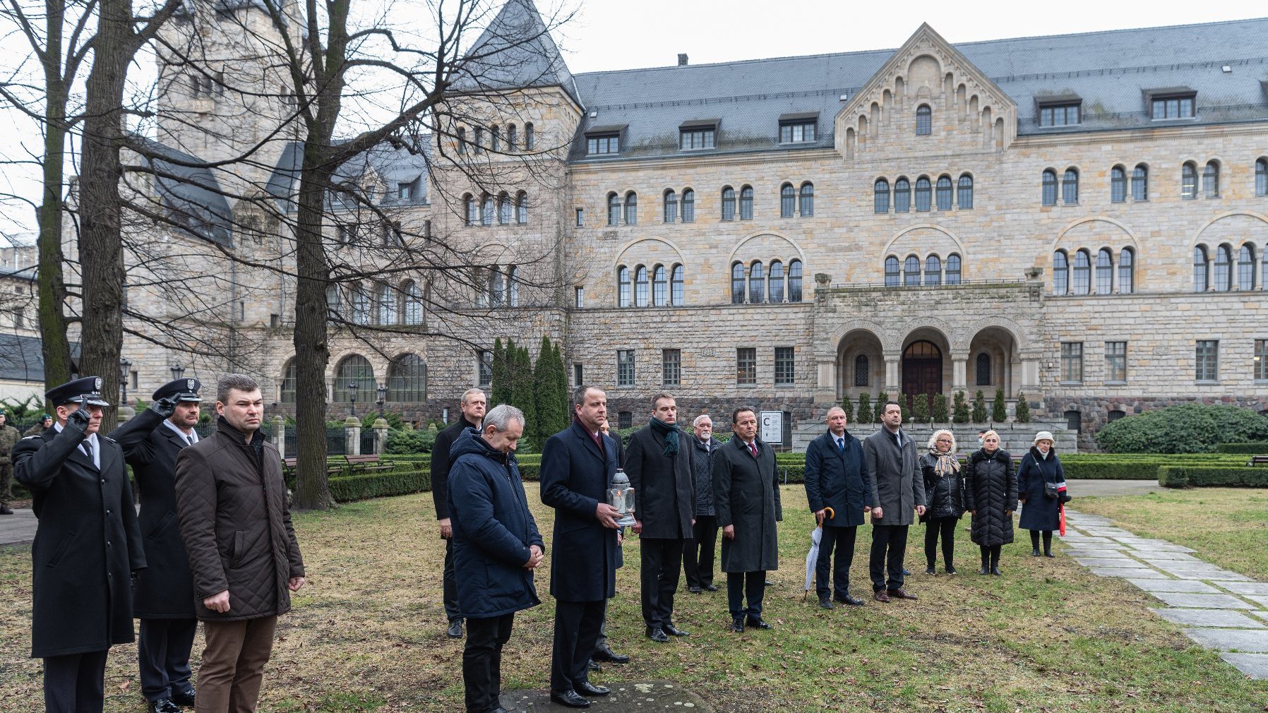 Galeria zdjęć przedstawia poznańskie obchody 82. rocznicy pierwszej masowej zsyłki Polaków na Sybir.